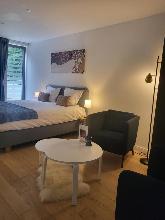 Table Et Chambre Particuliere Μον Εξωτερικό φωτογραφία